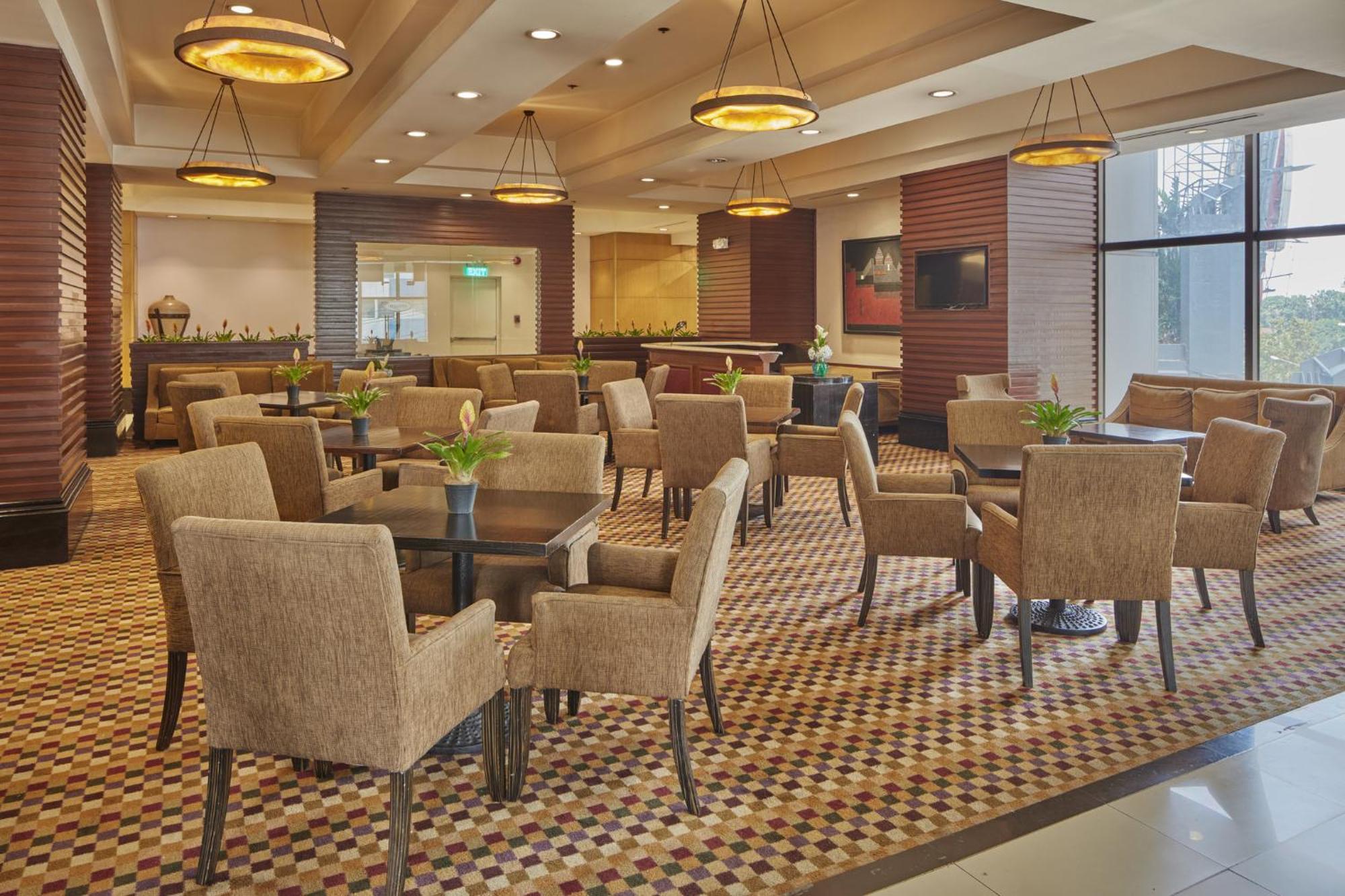 Holiday Inn & Suites Manila Galleria By Ihg Pasig City Exteriör bild