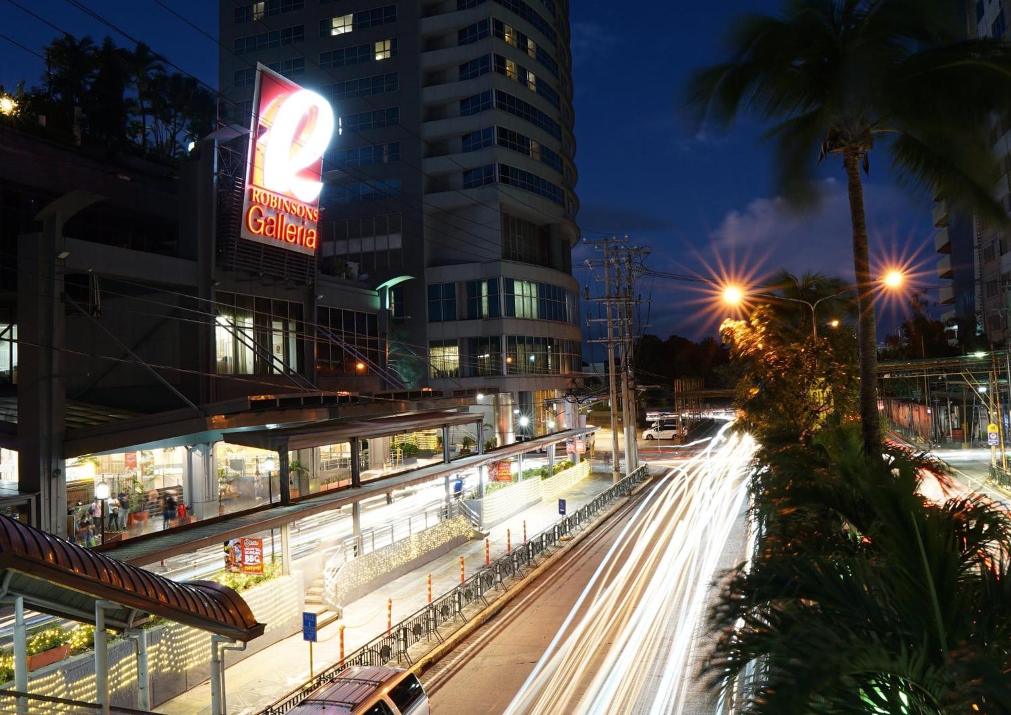 Holiday Inn & Suites Manila Galleria By Ihg Pasig City Exteriör bild