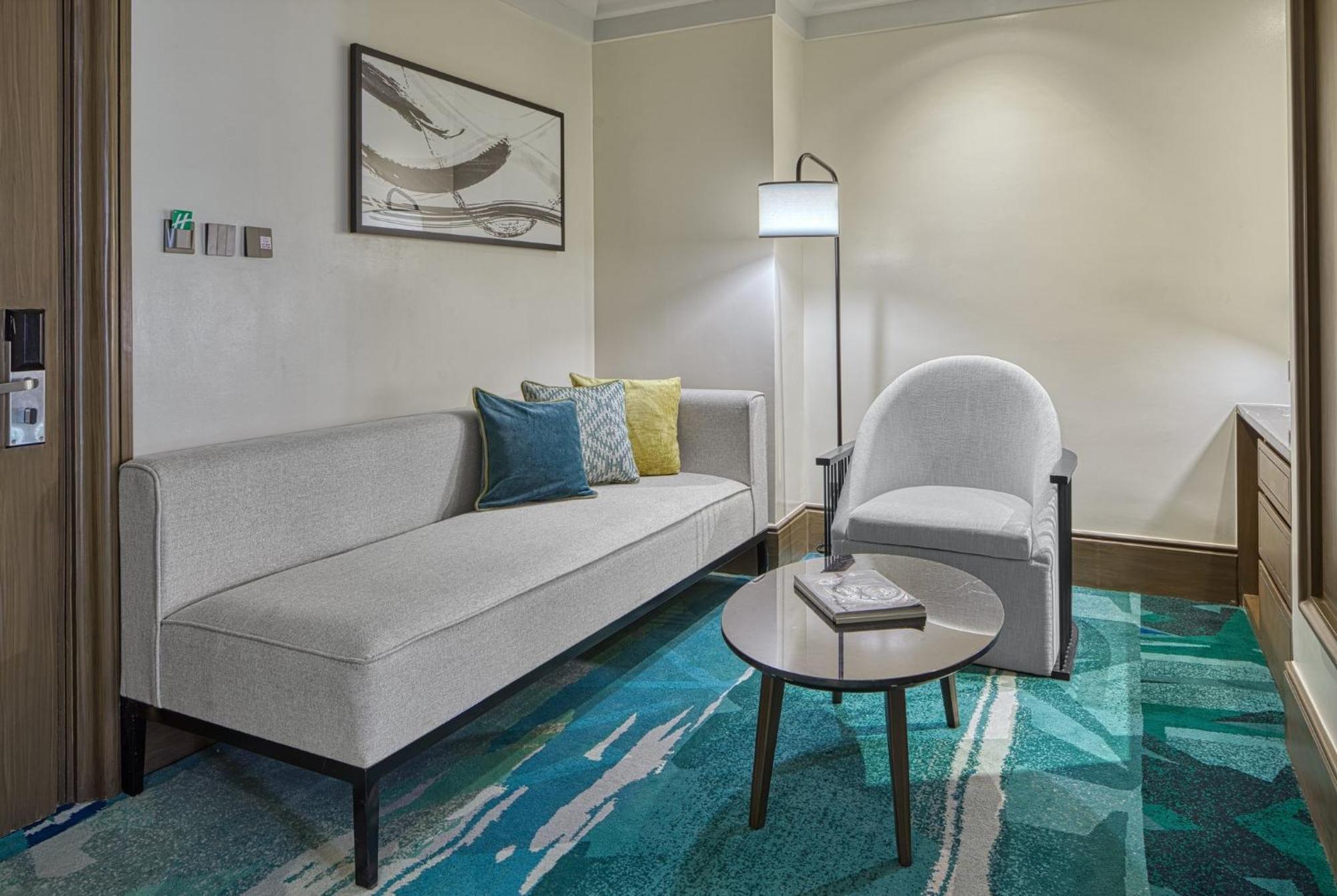 Holiday Inn & Suites Manila Galleria By Ihg Pasig City Exteriör bild